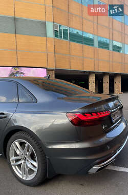 Седан Audi A4 2020 в 