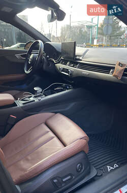Седан Audi A4 2020 в 