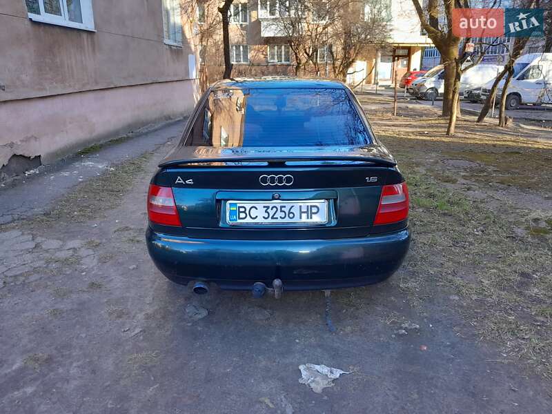 Седан Audi A4 1997 в Львове