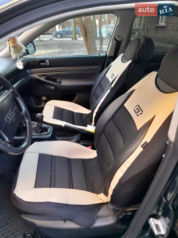 Седан Audi A4 1997 в Львове