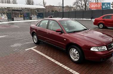 Седан Audi A4 1999 в 
