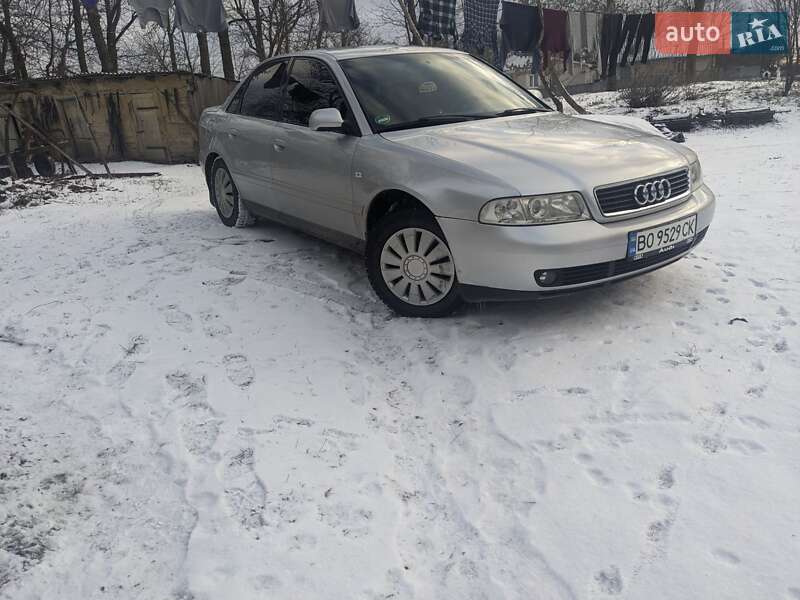 Седан Audi A4 1999 в Теофіполі