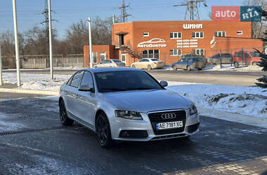 Седан Audi A4 2010 в Днепре