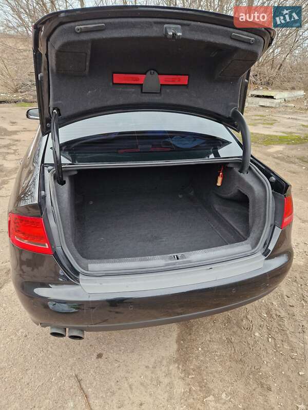 Седан Audi A4 2010 в Чернігові