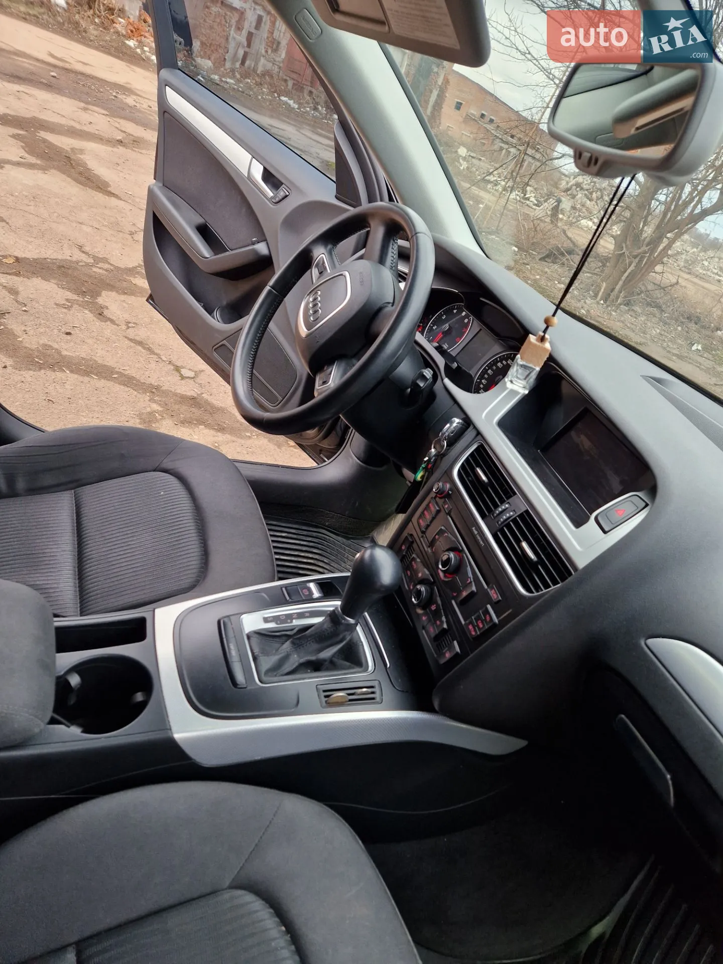 2010 Audi A4 - мініатюра 21