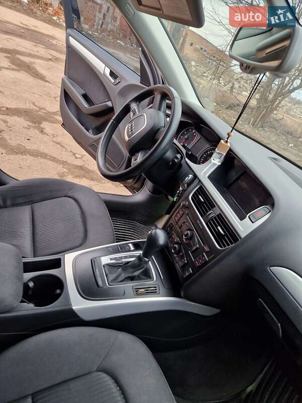 Седан Audi A4 2010 в Чернігові