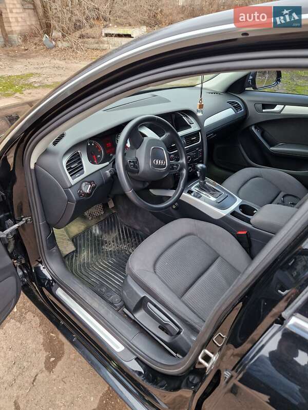 Седан Audi A4 2010 в Чернігові