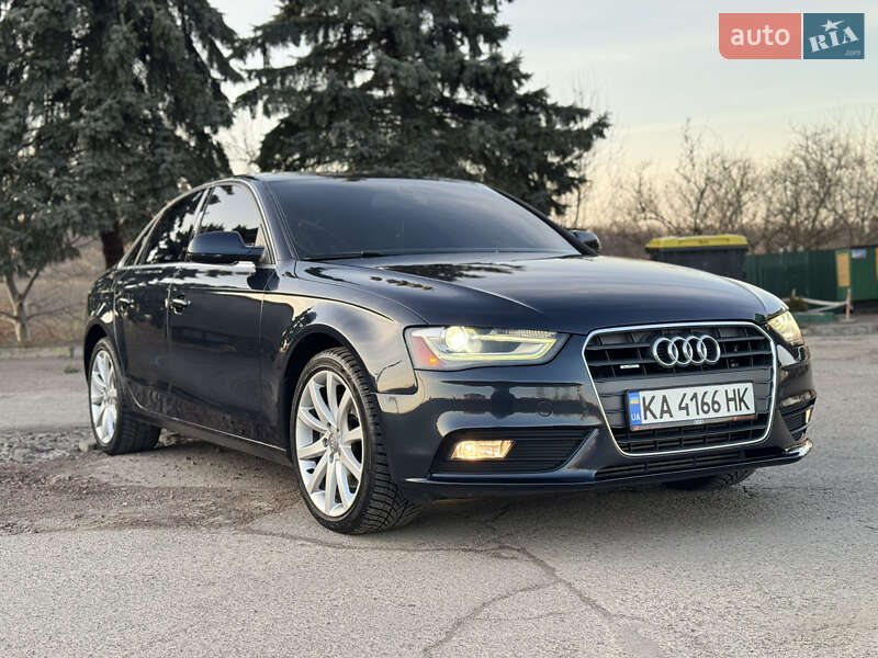 Седан Audi A4 2013 в Дрогобыче