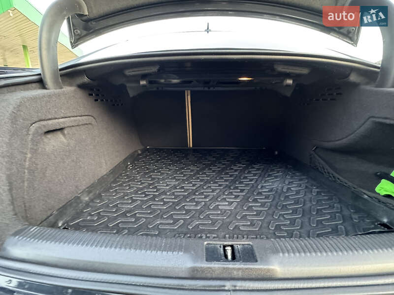 Седан Audi A4 2013 в Дрогобыче