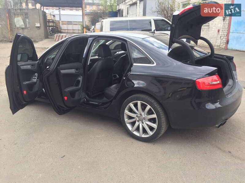Седан Audi A4 2012 в Киеве
