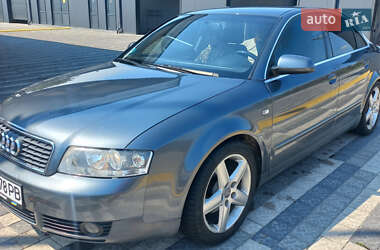 Седан Audi A4 2000 в Городке