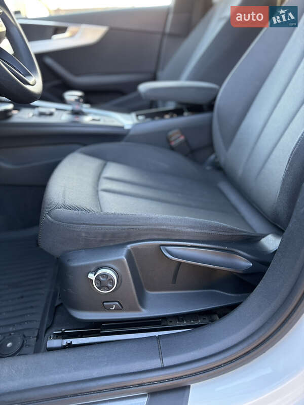 Универсал Audi A4 2018 в Мукачево