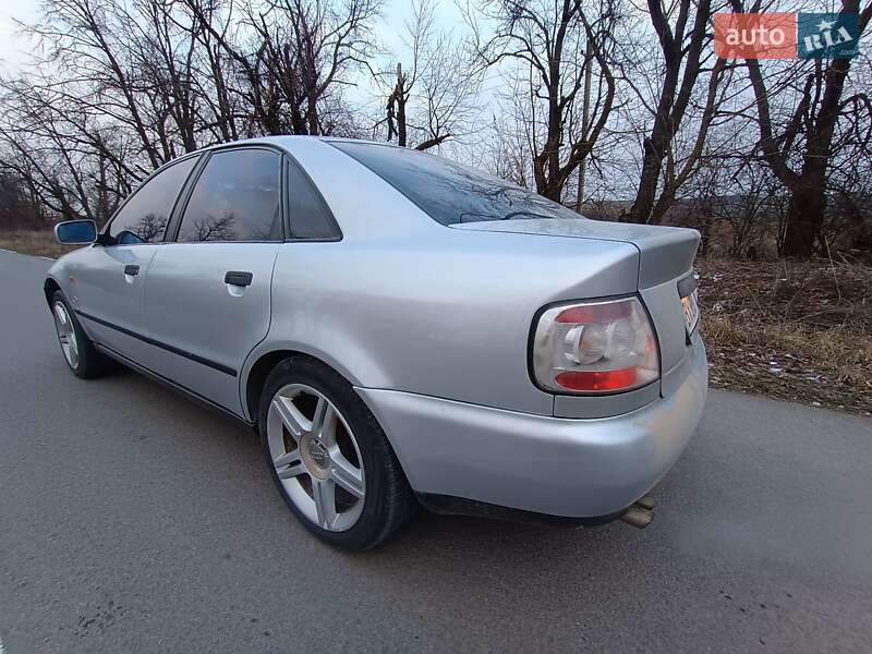 Седан Audi A4 1997 в Каменец-Подольском