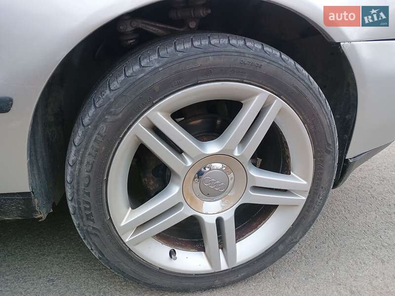 Седан Audi A4 1997 в Каменец-Подольском