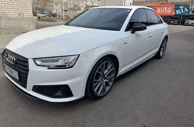 Седан Audi A4 2018 в 