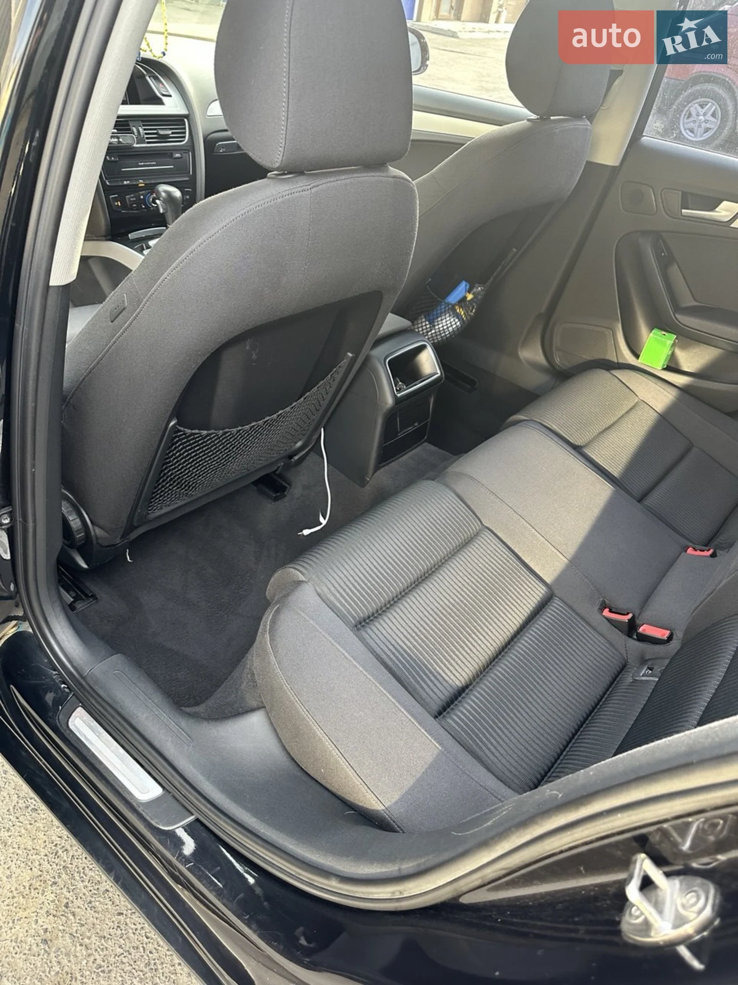 2010 Audi A4 - мініатюра 13