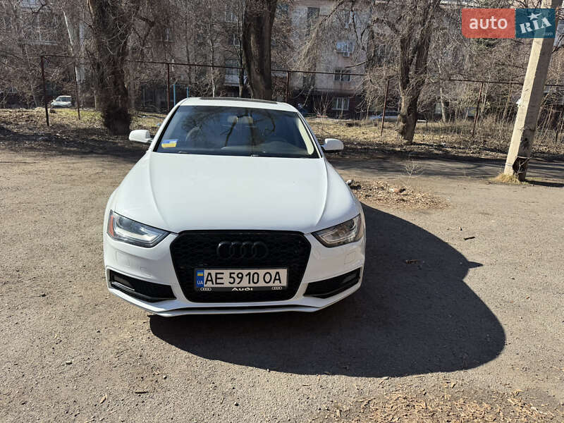 Седан Audi A4 2014 в Кривом Роге