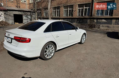 Седан Audi A4 2014 в Кривом Роге