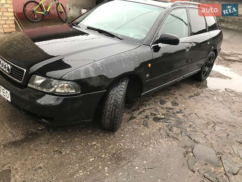 Універсал Audi A4 1997 в Володимирі