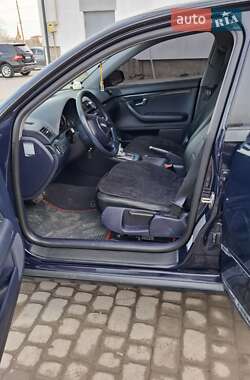 Седан Audi A4 2004 в 