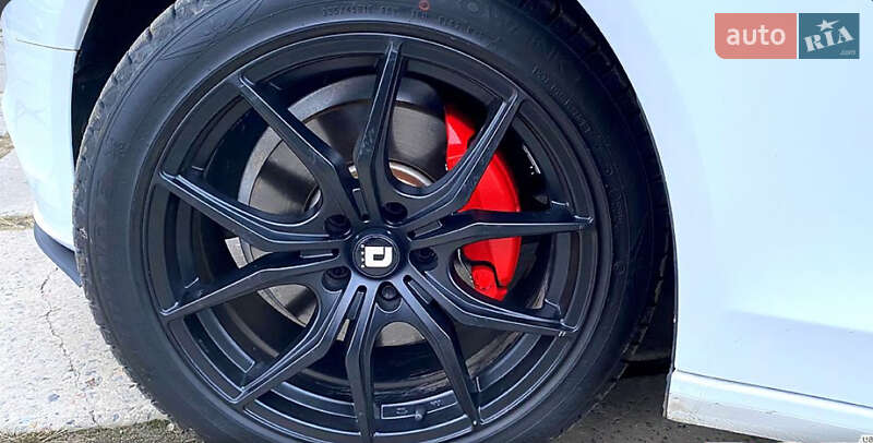 Седан Audi A4 2014 в Виннице