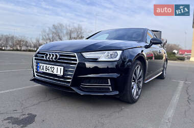 Седан Audi A4 2018 в 