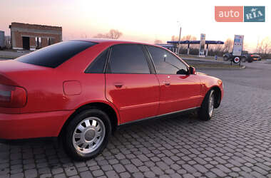 Седан Audi A4 1997 в Береговому