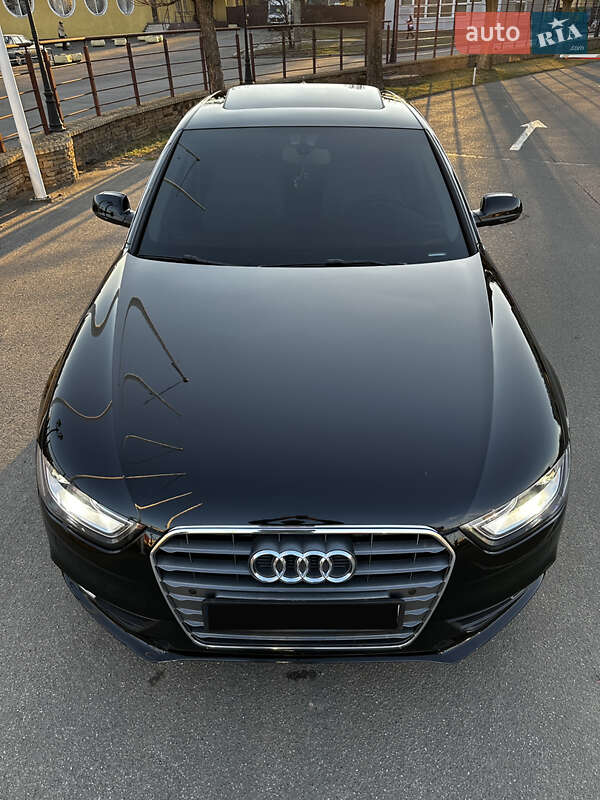 Седан Audi A4 2015 в Киеве