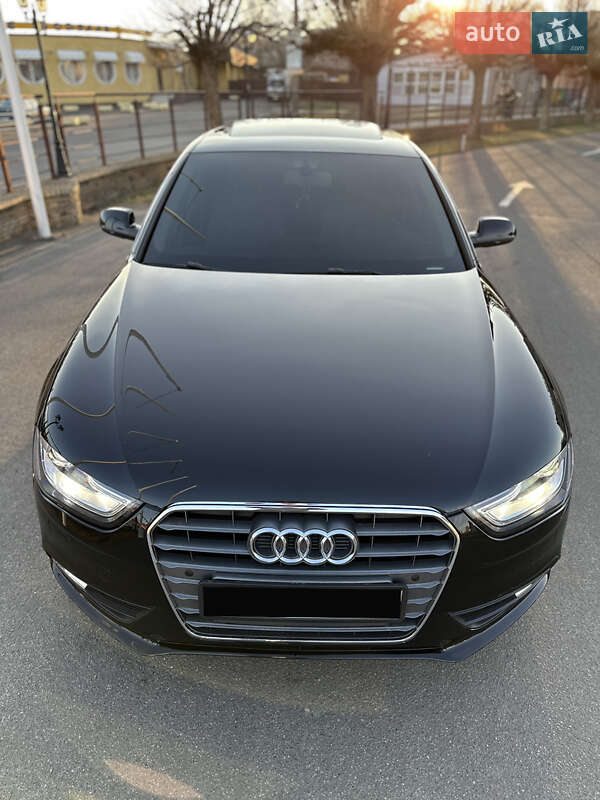 Седан Audi A4 2015 в Киеве
