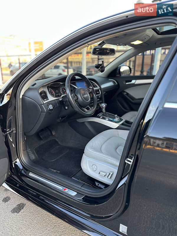 Седан Audi A4 2015 в Киеве