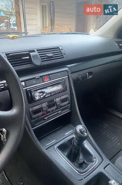 Седан Audi A4 2002 в 