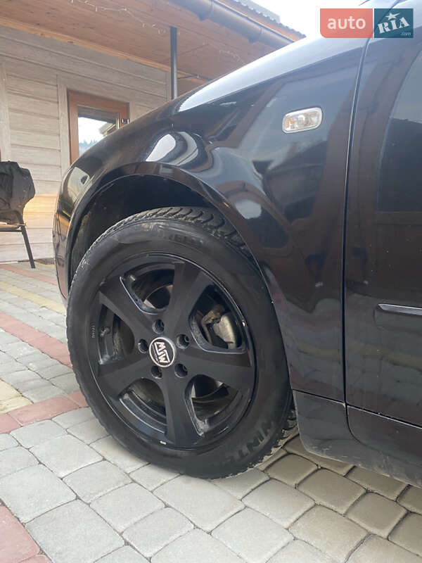Седан Audi A4 2002 в Лазещине