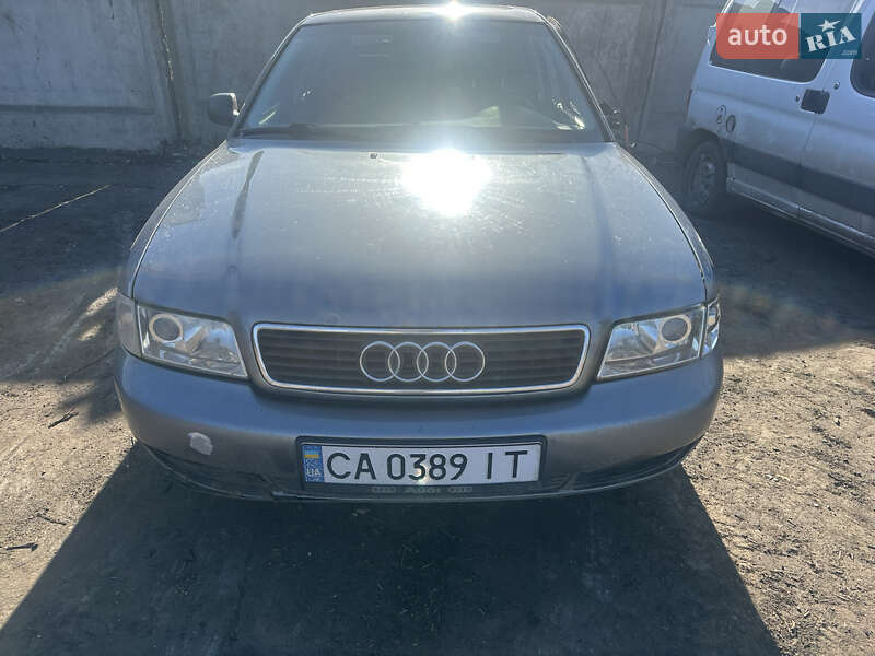 Седан Audi A4 1996 в Немирове