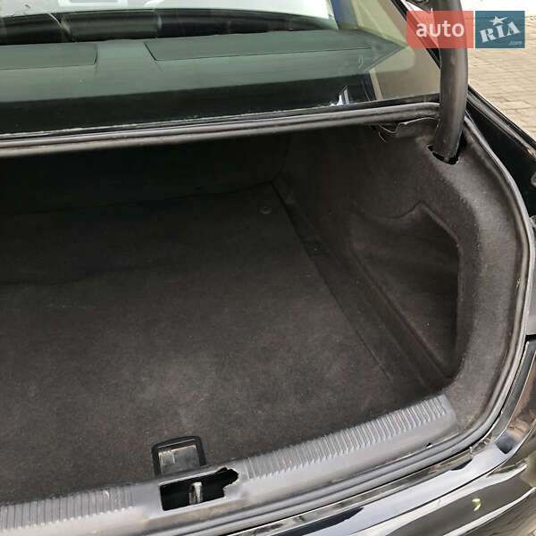 Седан Audi A4 2012 в Днепре
