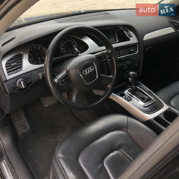 Седан Audi A4 2012 в Днепре