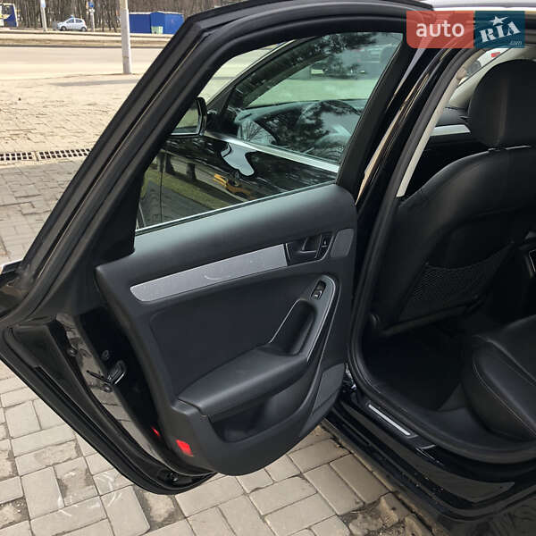 Седан Audi A4 2012 в Днепре
