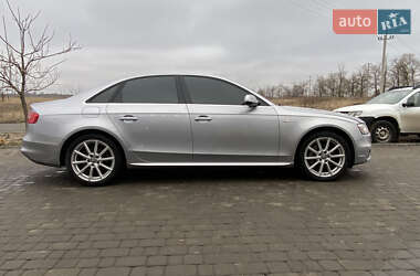 Седан Audi A4 2015 в 