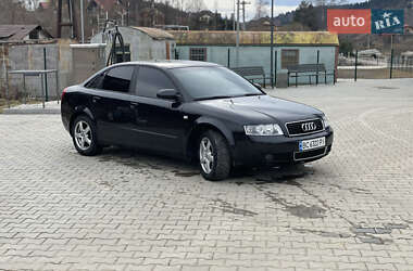 Седан Audi A4 2004 в Сходнице