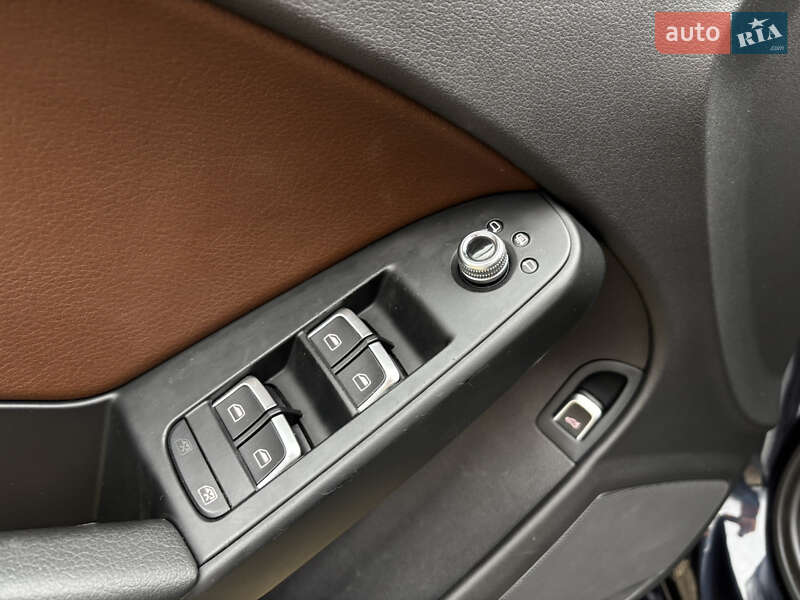 Седан Audi A4 2015 в Стрию