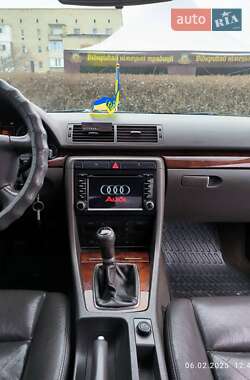 Седан Audi A4 2004 в 