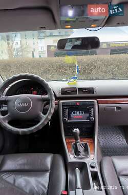 Седан Audi A4 2004 в 