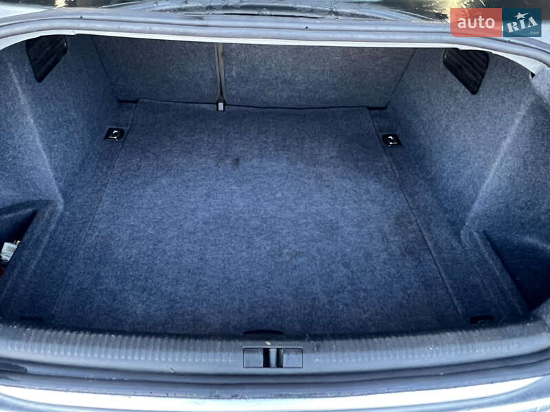 Седан Audi A4 2001 в Самборе