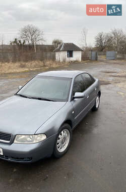 Седан Audi A4 1999 в 