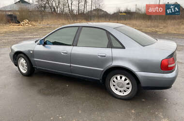 Седан Audi A4 1999 в 