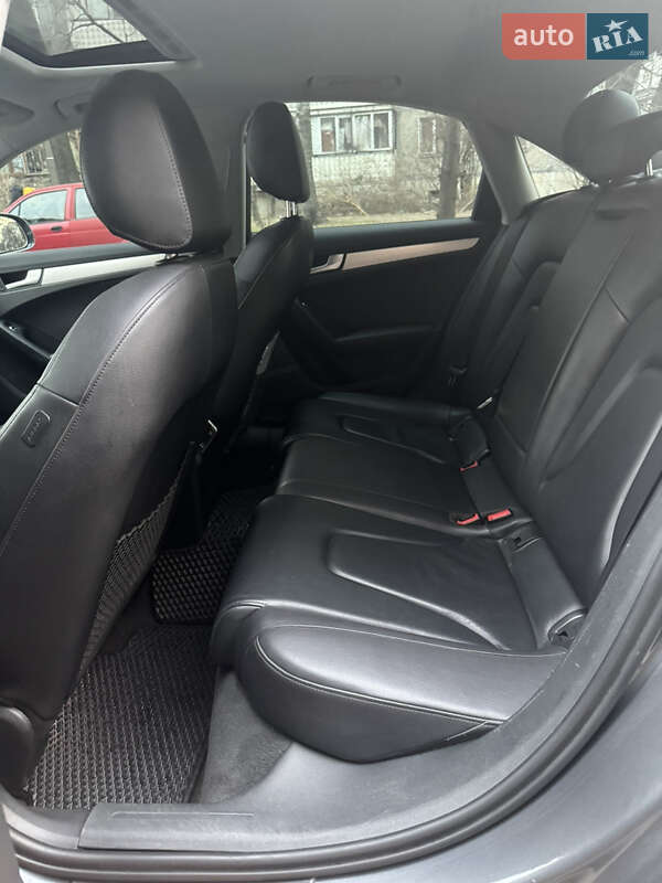 Седан Audi A4 2014 в Черкассах