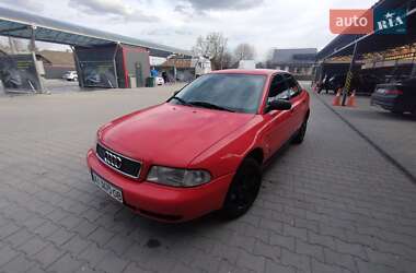 Седан Audi A4 1996 в Мирополе