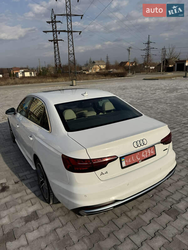 Седан Audi A4 2020 в Киеве
