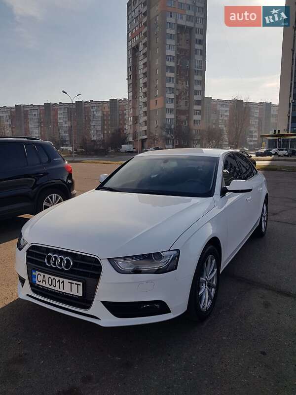 Седан Audi A4 2012 в Черкассах