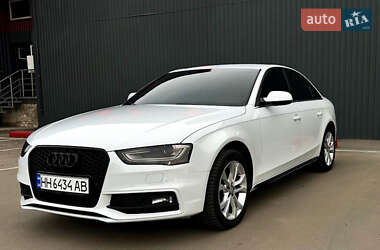 Седан Audi A4 2012 в 