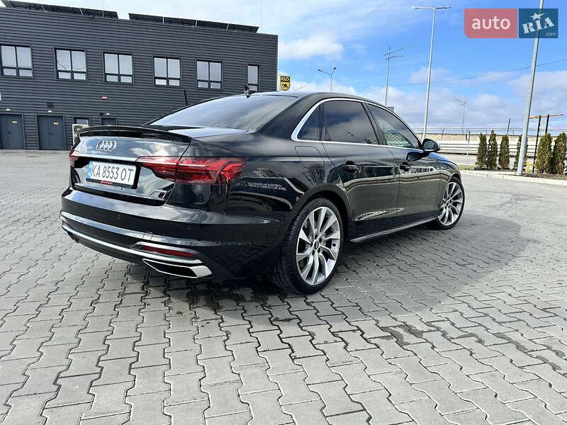 Седан Audi A4 2020 в 